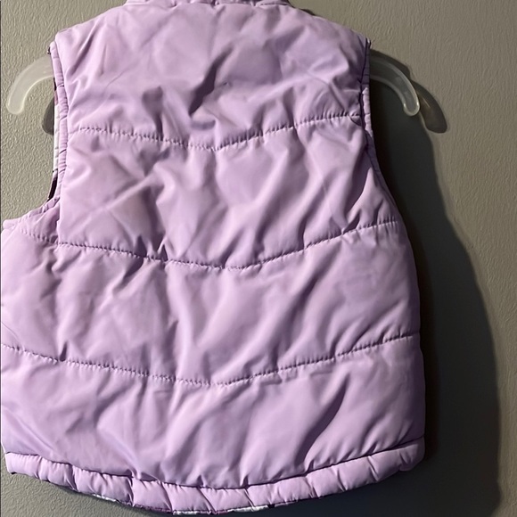 Reversible Lavender Puffer Vest - Picture 5 of 7
